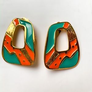 Incredible statement earrings!